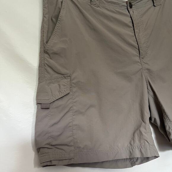 Columbia Omni-Shade Cargo Mens Shorts Size 40 Tan Hiking 10" Gorpcore Outdoor - Picture 4 of 10